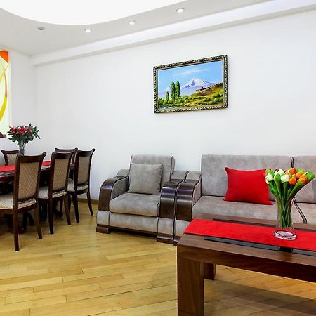 3 Bedroom Apartment Near Republic Square Yerevan Luaran gambar