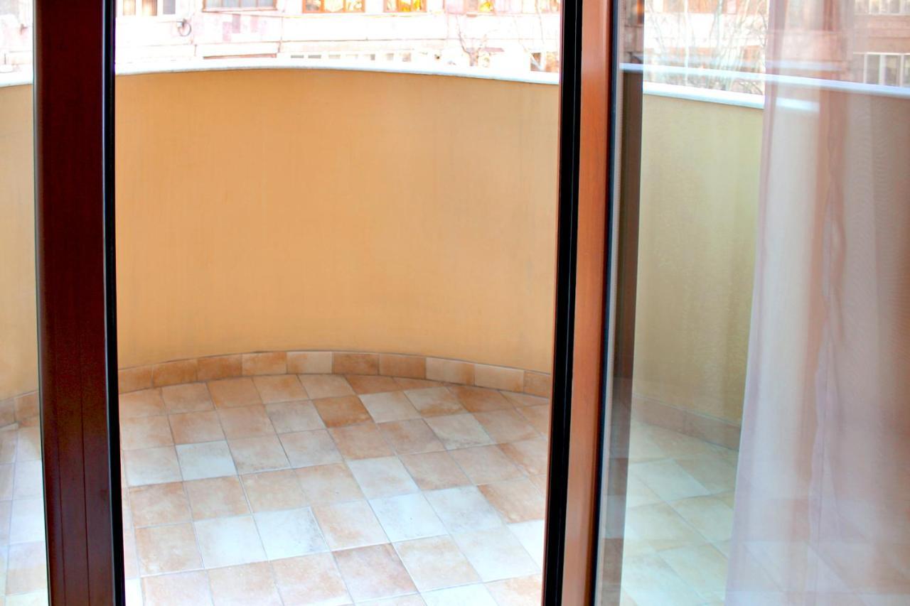 3 Bedroom Apartment Near Republic Square Yerevan Luaran gambar