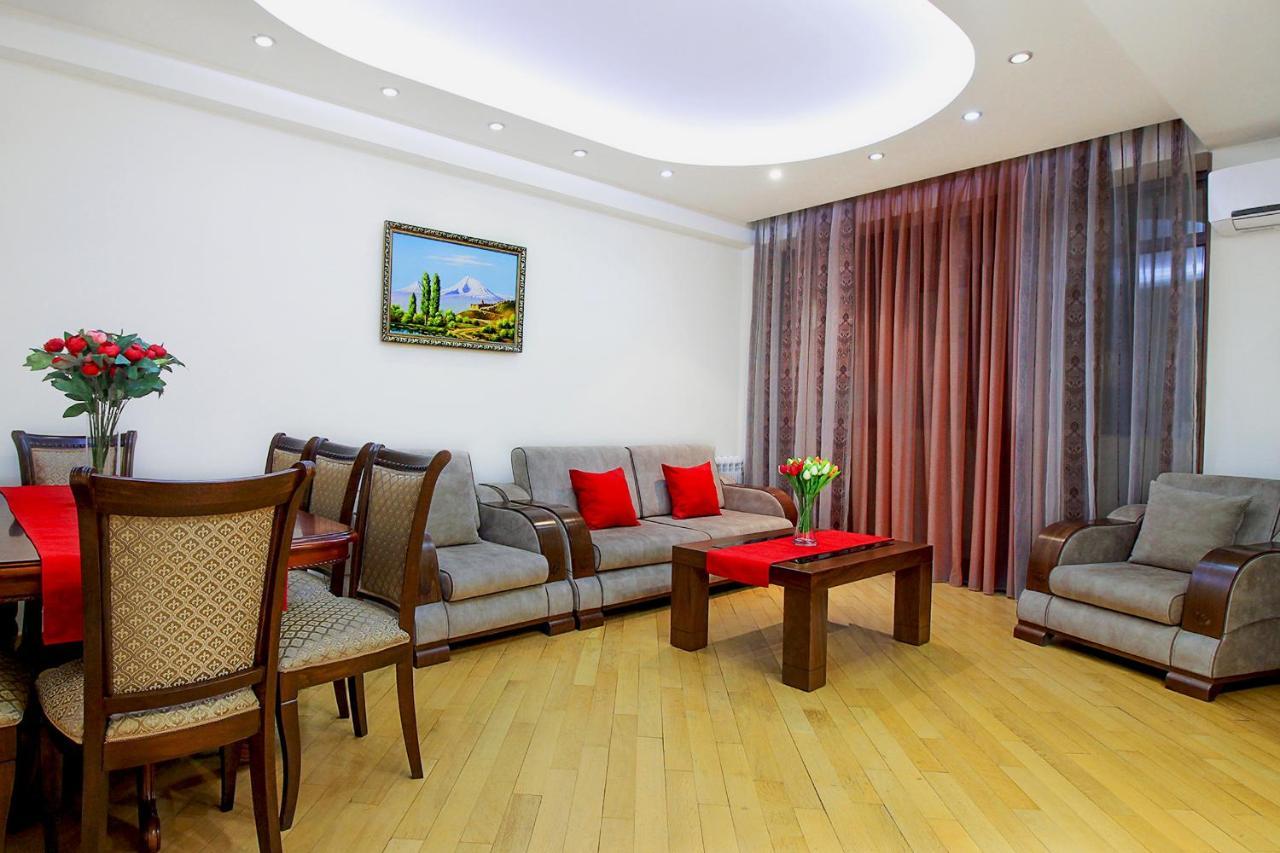 3 Bedroom Apartment Near Republic Square Yerevan Luaran gambar